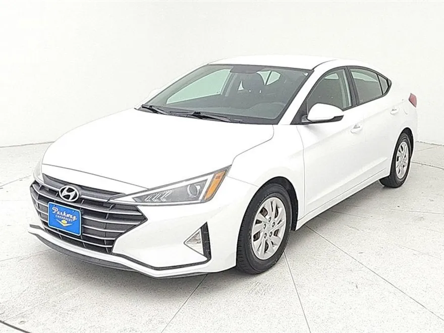 2019 Hyundai Elantra SE photo 1