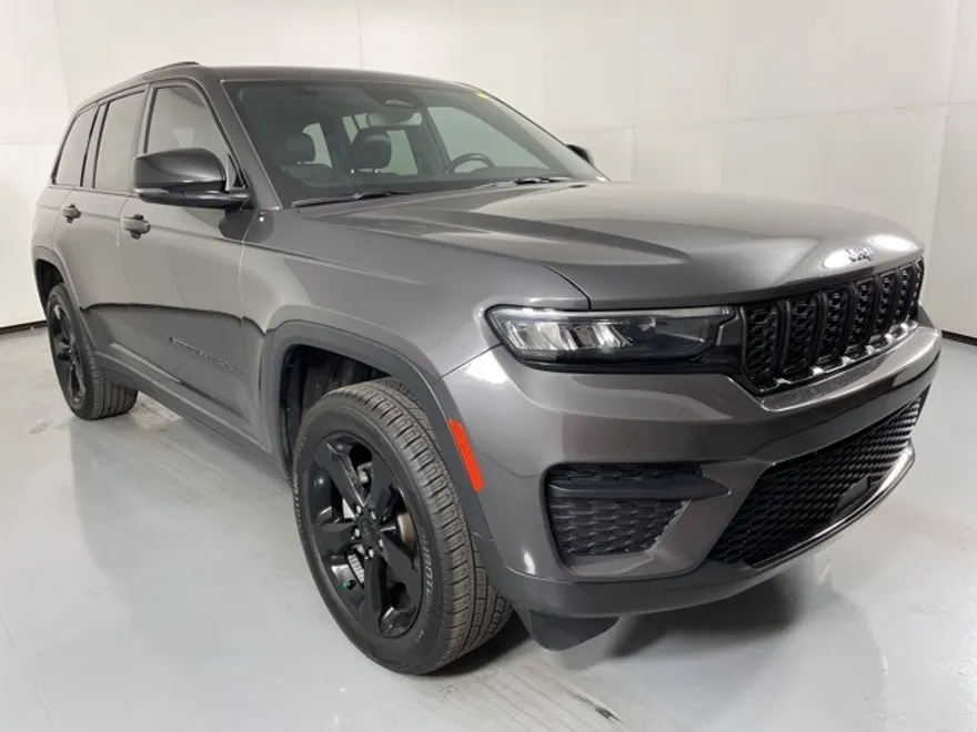 2022 Jeep Grand Cherokee Altitude photo 1