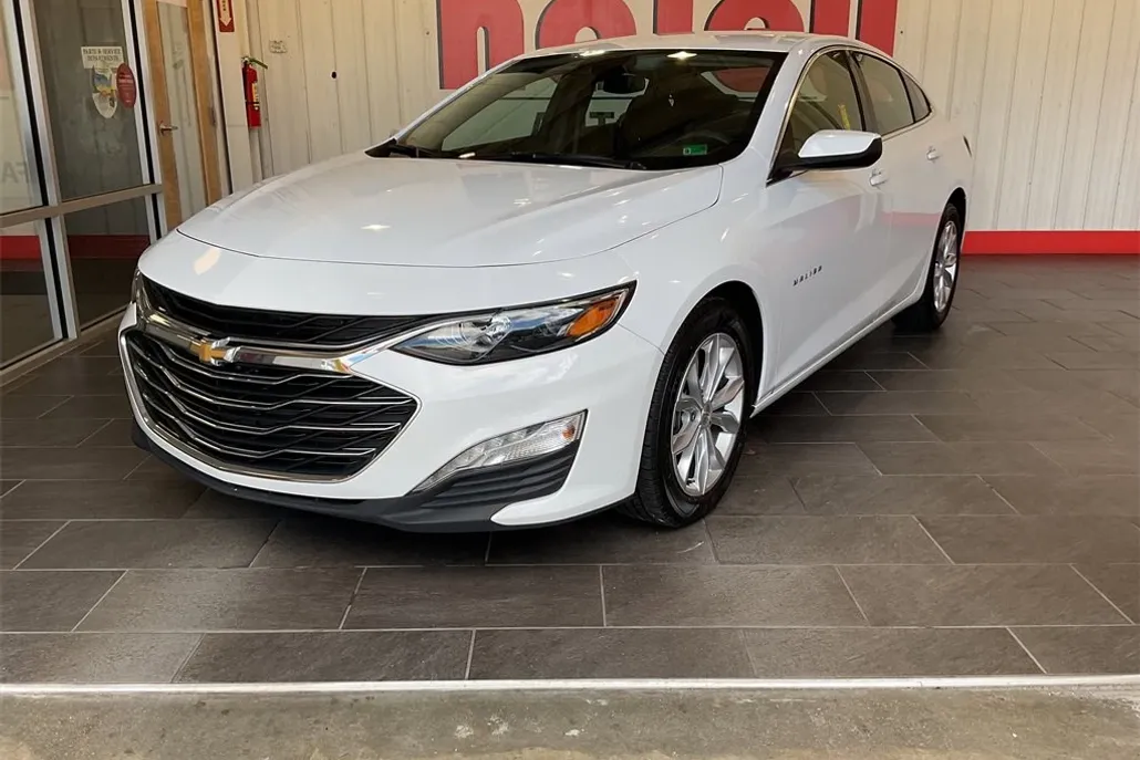 2024 Chevrolet Malibu 1LT photo 1
