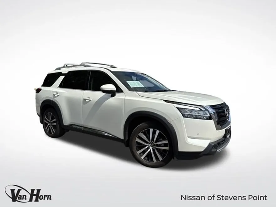 2024 Nissan Pathfinder Platinum photo 1