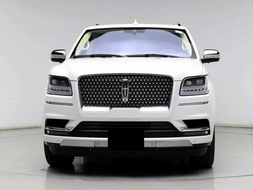 2021 Lincoln Navigator Black Label photo 1