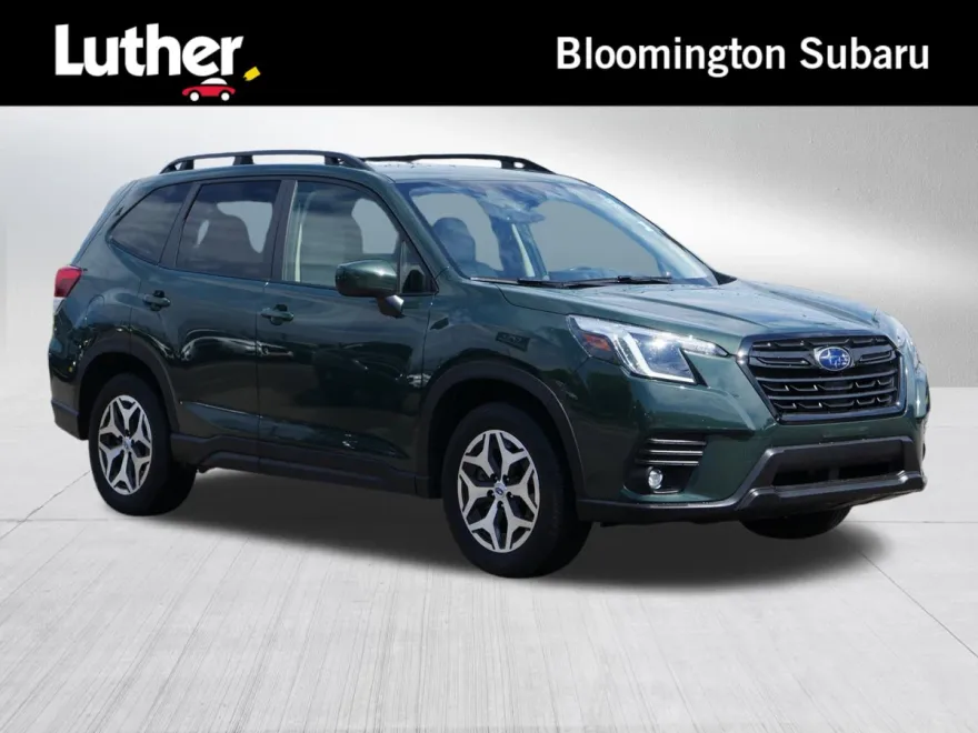 2024 Subaru Forester Premium Base photo 1