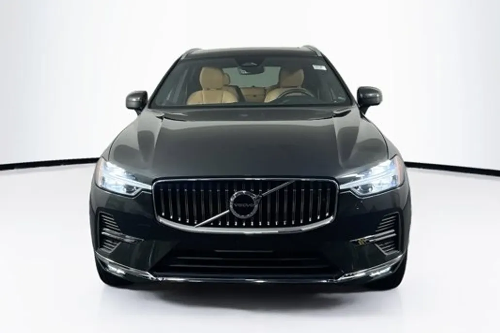 2022 Volvo XC60 Inscription photo 1