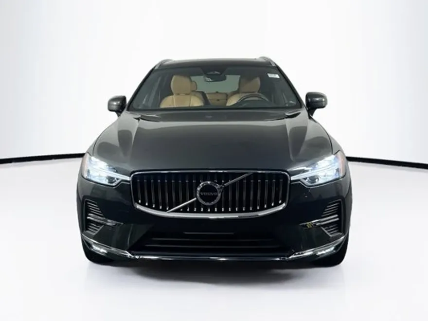 2022 Volvo XC60 Inscription photo 1