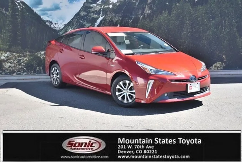 2022 Toyota Prius XLE photo 1