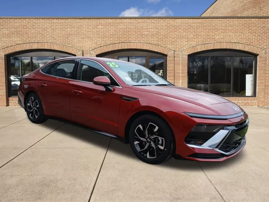 2025 Hyundai Sonata SEL photo 1