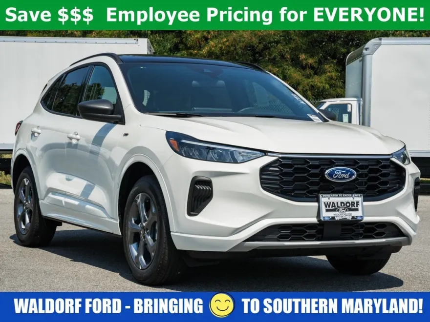 2024 Ford Escape ST-Line photo 1