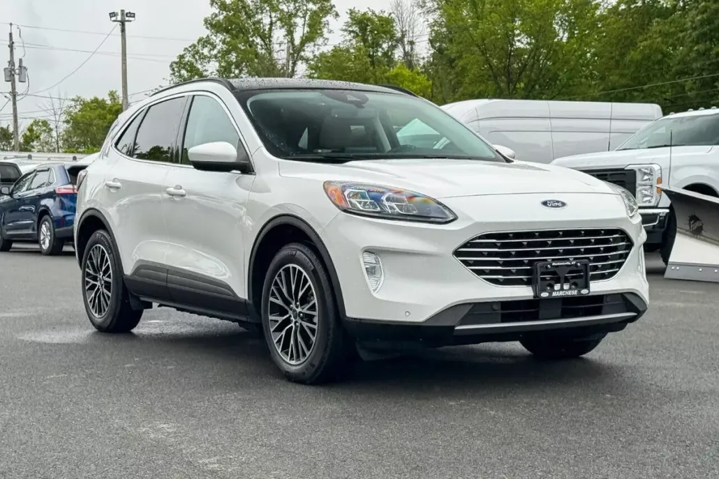 2022 Ford Escape Titanium photo 1