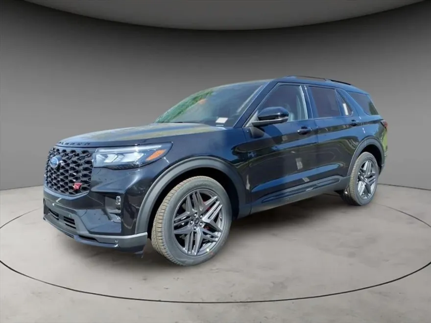 2025 Ford Explorer ST photo 1
