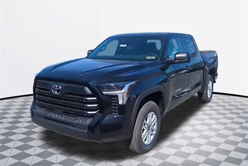 2025 Toyota Tundra SR5 CrewMax photo 1
