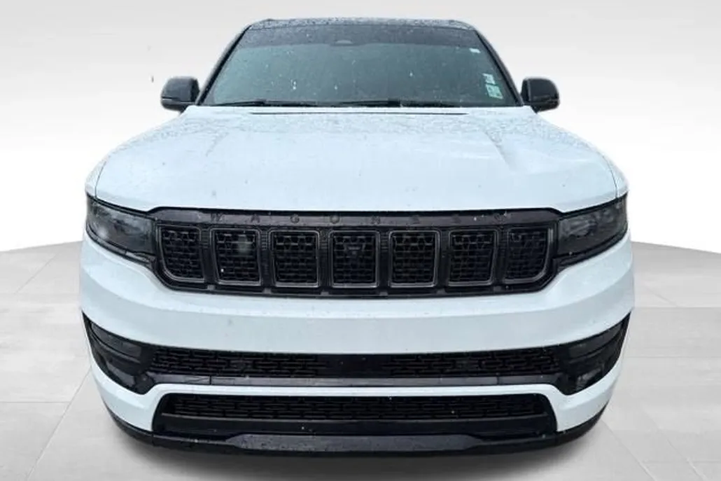 2024 Jeep Grand Wagoneer II photo 1