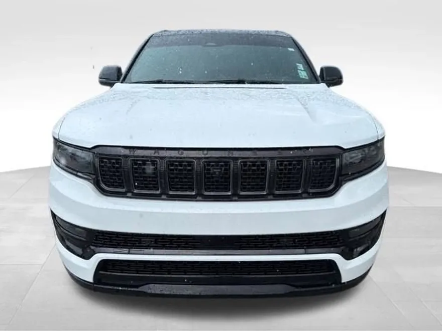 2024 Jeep Grand Wagoneer II photo 1