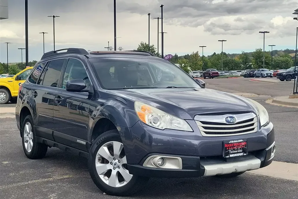 2012 Subaru Outback 2.5i Limited photo 1