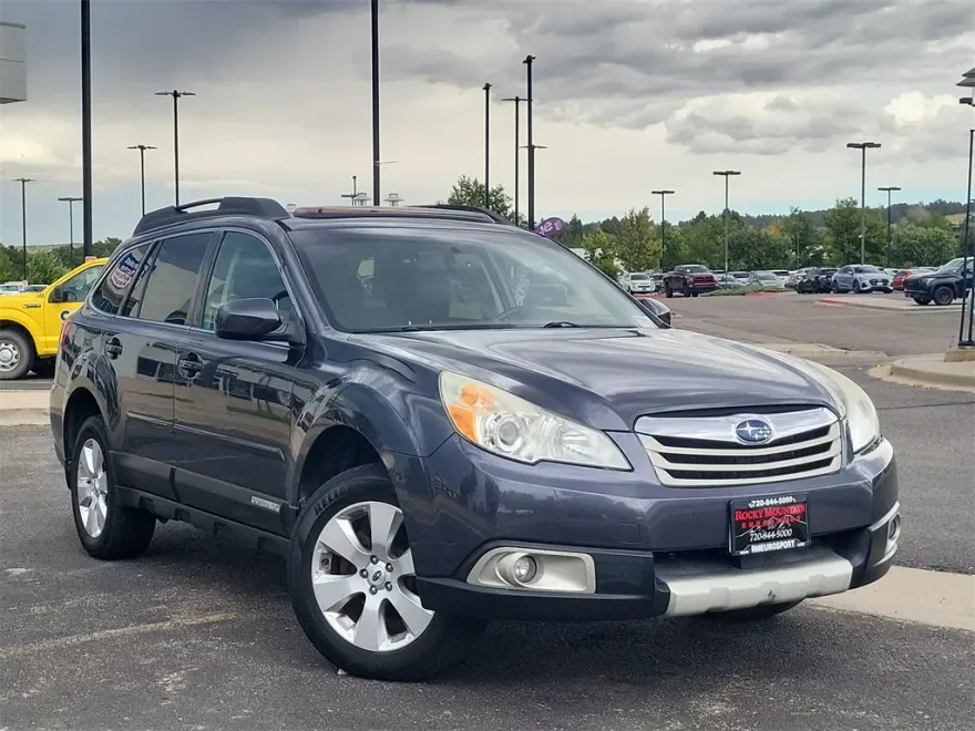 2012 Subaru Outback 2.5i Limited photo 1