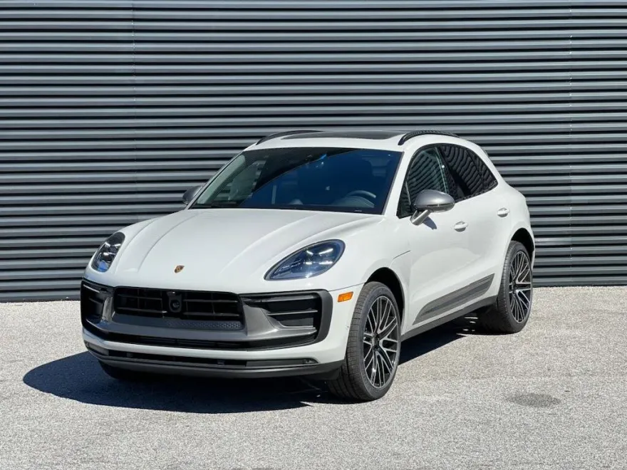 2025 Porsche Macan T photo 1
