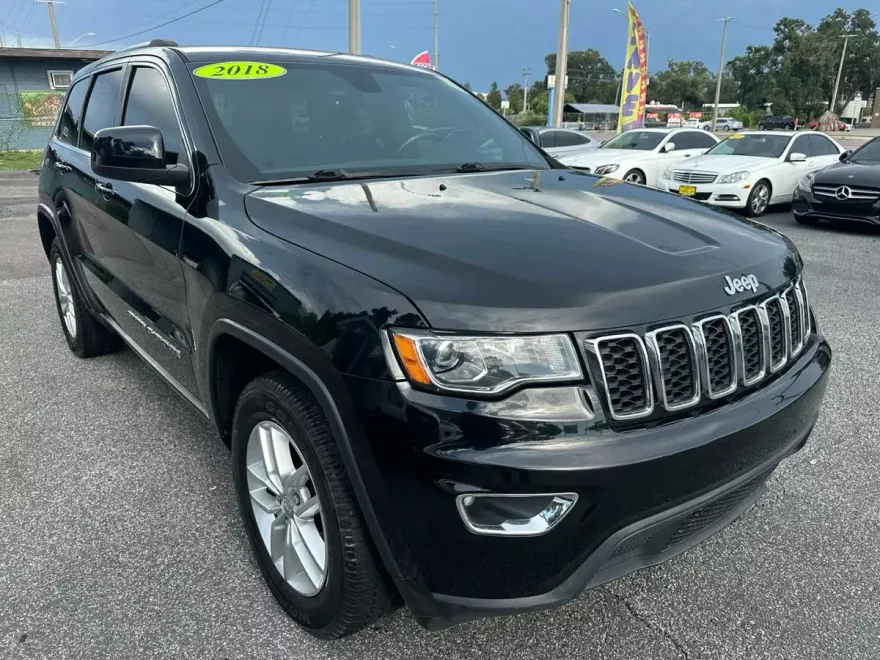 2018 Jeep Grand Cherokee Laredo E Sport photo 1