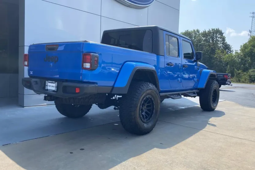 2022 Jeep Gladiator Sport S photo 1