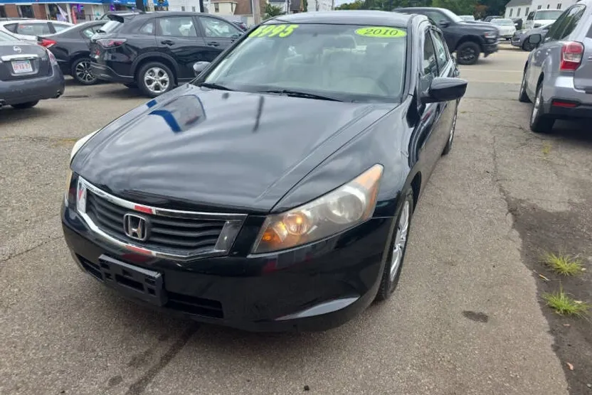 2010 Honda Accord LX photo 1