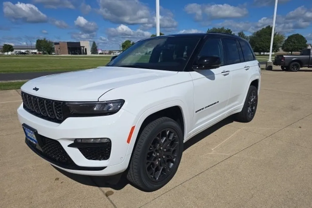 2025 Jeep Grand Cherokee Summit photo 1