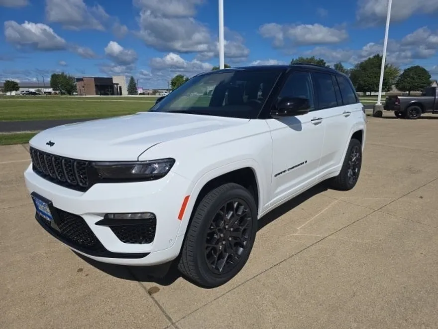 2025 Jeep Grand Cherokee Summit photo 1