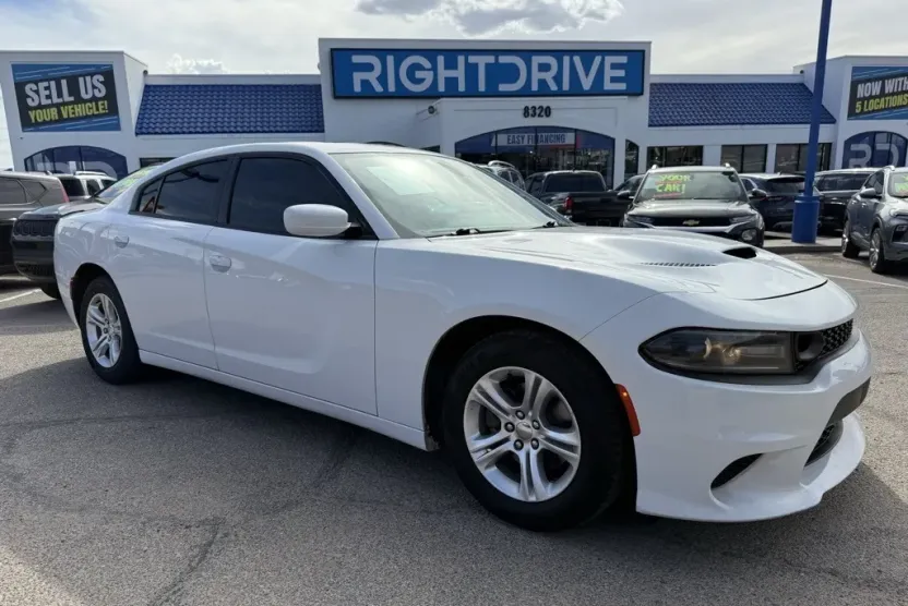 2021 Dodge Charger SXT photo 1