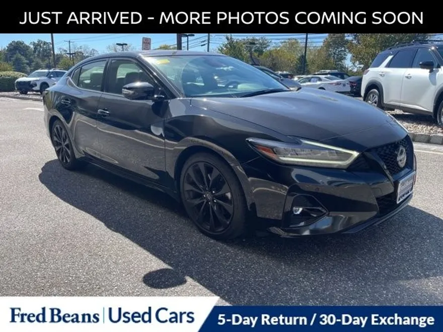 2023 Nissan Maxima SR photo 1