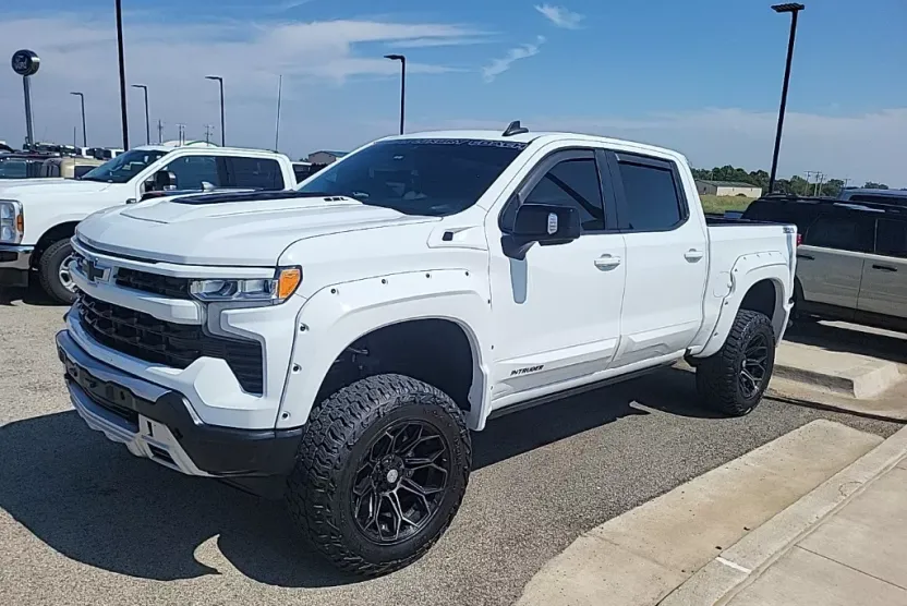 2023 Chevrolet Silverado 1500 RST photo 1