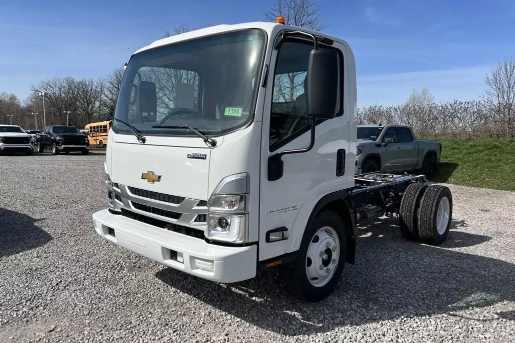2024 Chevrolet Silverado 4500HD Base photo 1