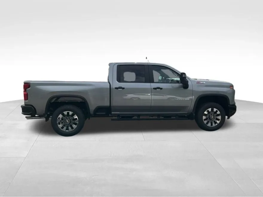 2025 Chevrolet Silverado 2500HD Custom photo 1