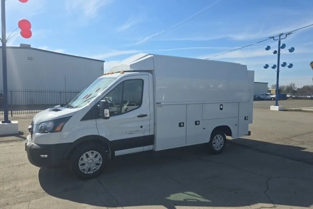 2024 Ford Transit Chassis Cutaway Van photo 1