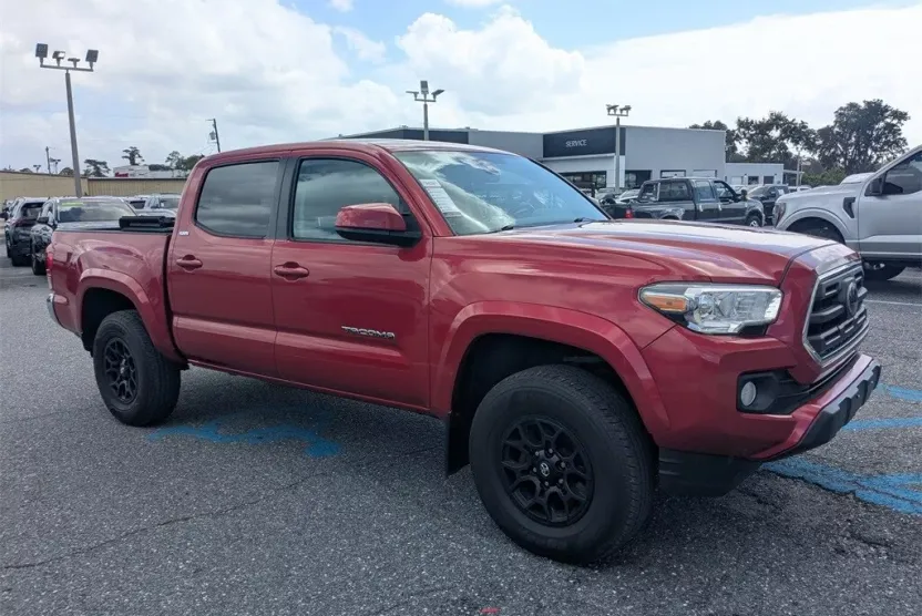 2019 Toyota Tacoma SR5 V6 photo 1