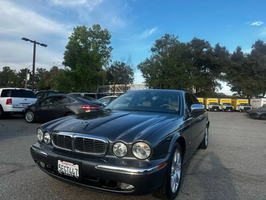2004 Jaguar XJ Vanden Plas photo 1