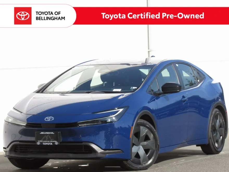 2025 Toyota Prius LE photo 1
