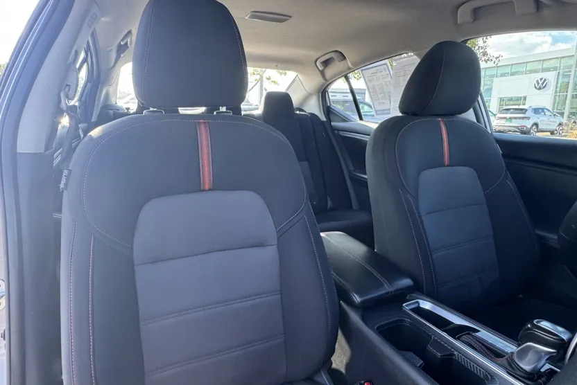 2024 Nissan Sentra SR photo 1