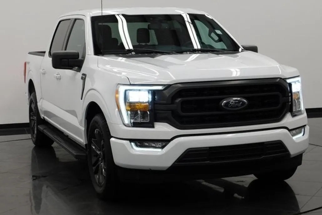2023 Ford F-150 XLT photo 1