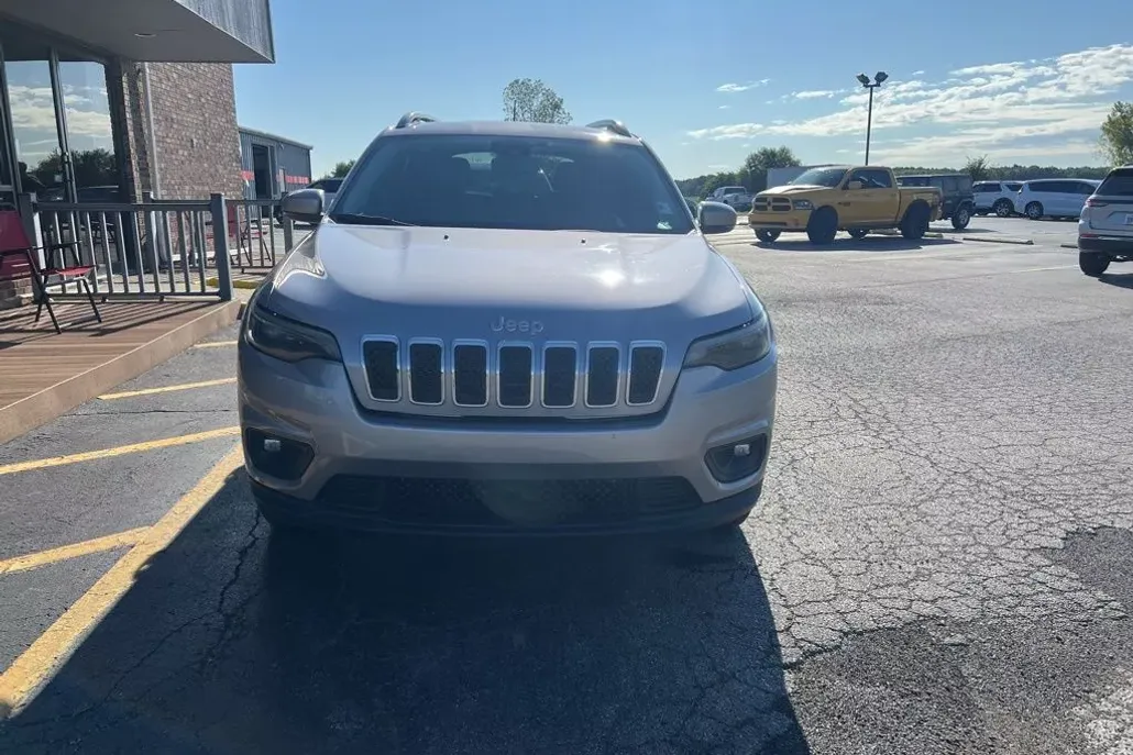 2021 Jeep Cherokee Latitude Lux photo 1