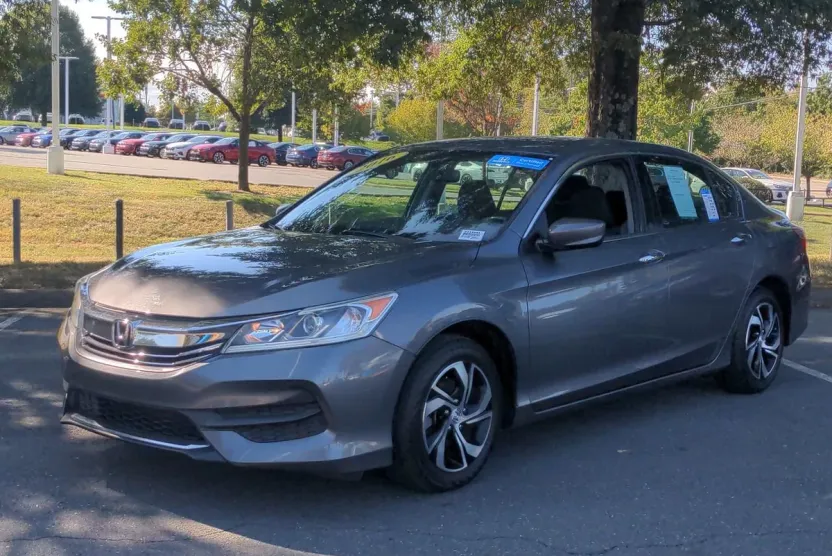 2016 Honda Accord LX photo 1