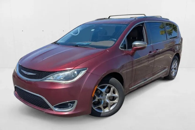 2017 Chrysler Pacifica Limited photo 1