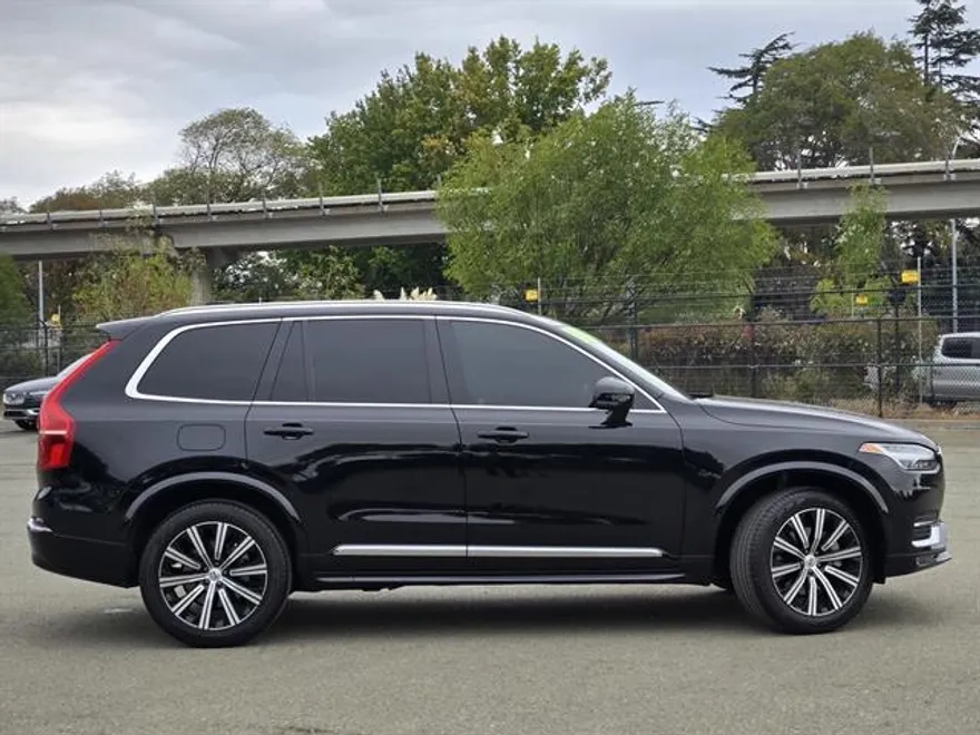 2025 Volvo XC90 Core photo 1