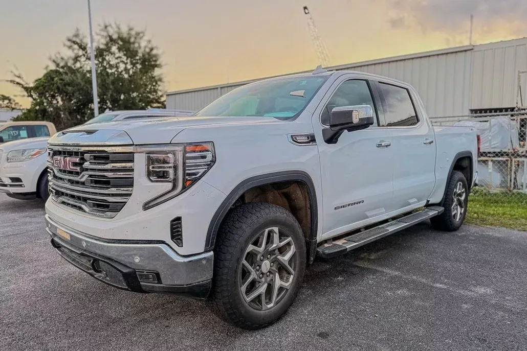 2024 Gmc Sierra 1500 SLT photo 1