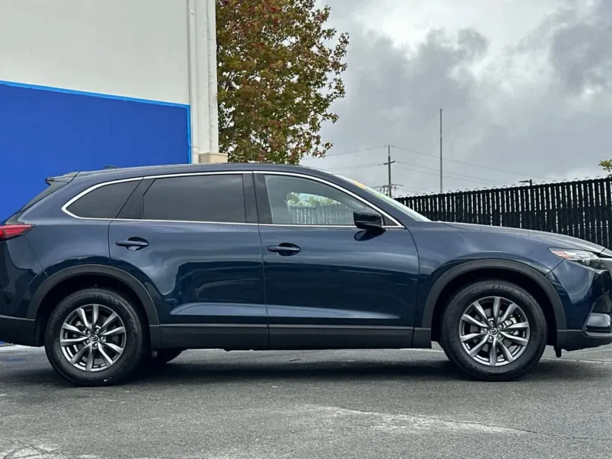 2022 Mazda CX-9 Touring photo 1