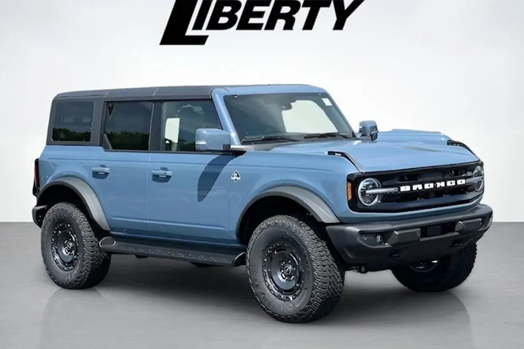2025 Ford Bronco Outer Banks photo 1
