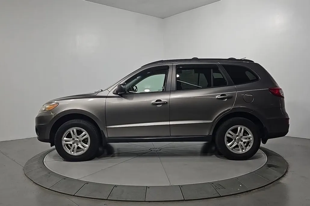 2012 Hyundai Santa Fe GLS photo 1