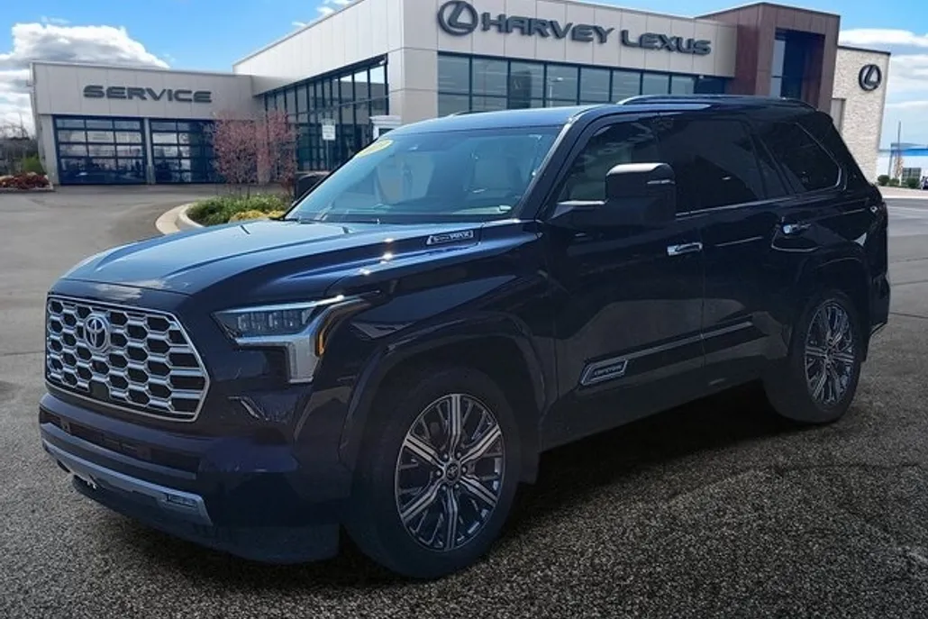 2023 Toyota Sequoia Capstone photo 1