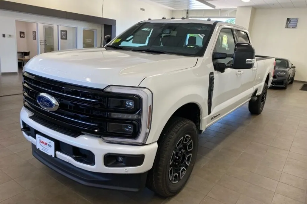 2026 Ford F-350 Platinum photo 1