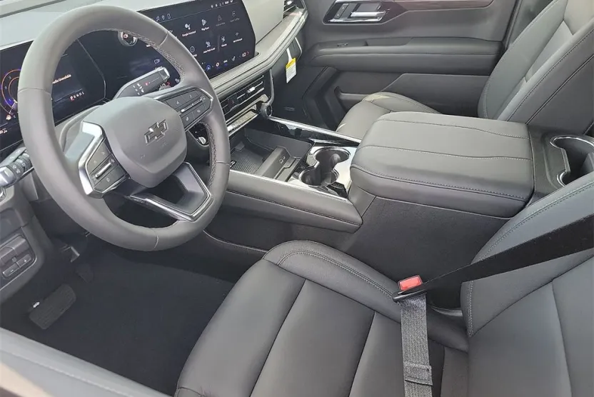 2026 Chevrolet Tahoe Z71 photo 1