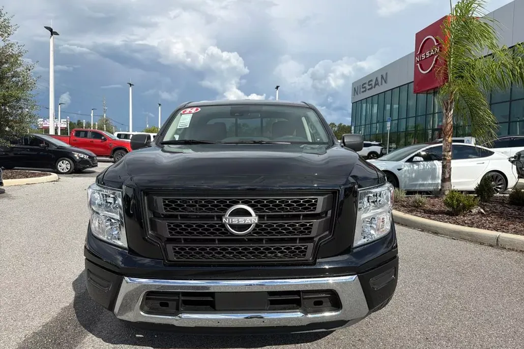 2024 Nissan Titan SV photo 1