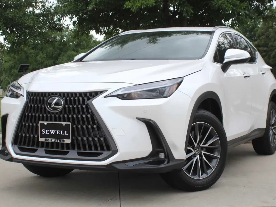 2025 Lexus NX 250 photo 1