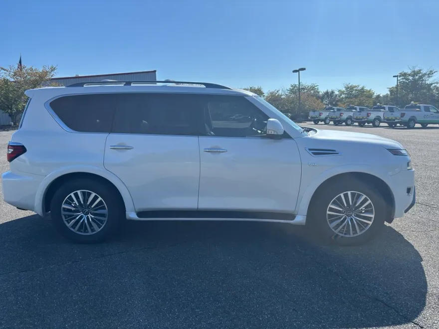 2021 Nissan Armada SL photo 1