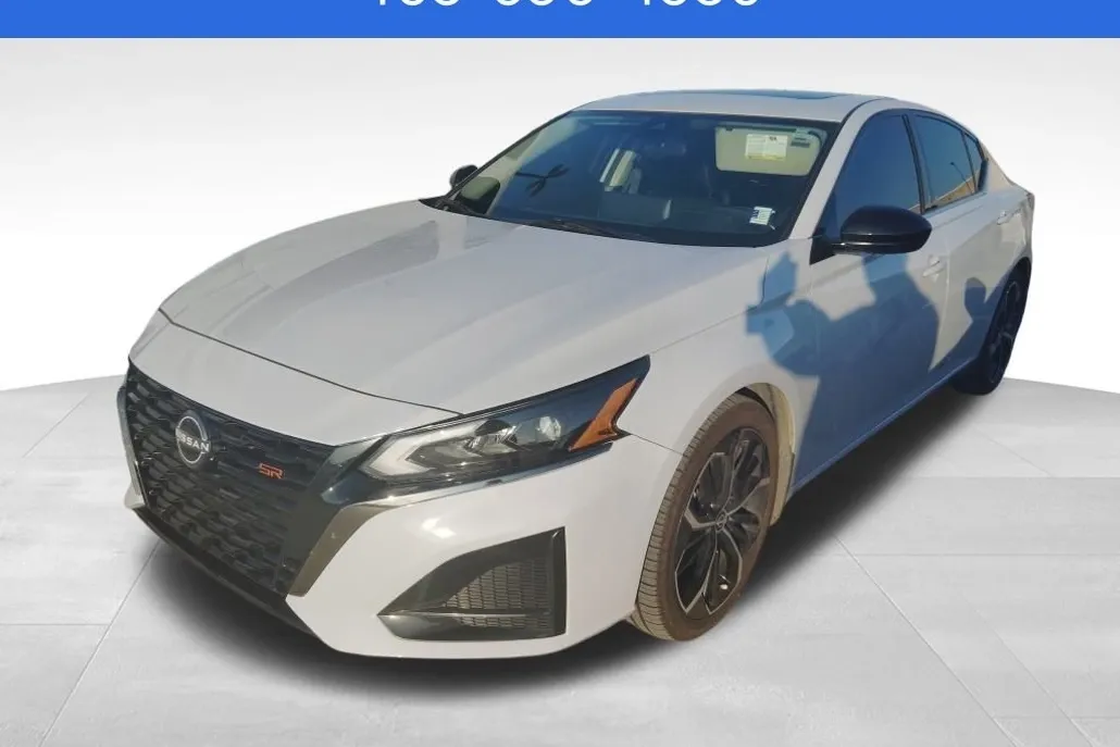2023 Nissan Altima 2.5 SR photo 1